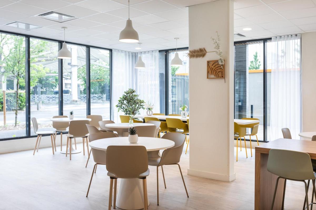 Oh Activ Nimes Aparthotel Bagian luar foto