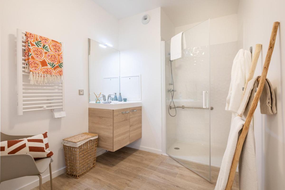 Oh Activ Nimes Aparthotel Bagian luar foto