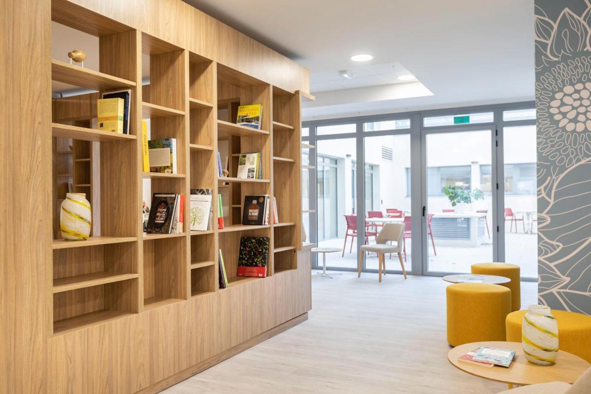 Oh Activ Nimes Aparthotel Bagian luar foto