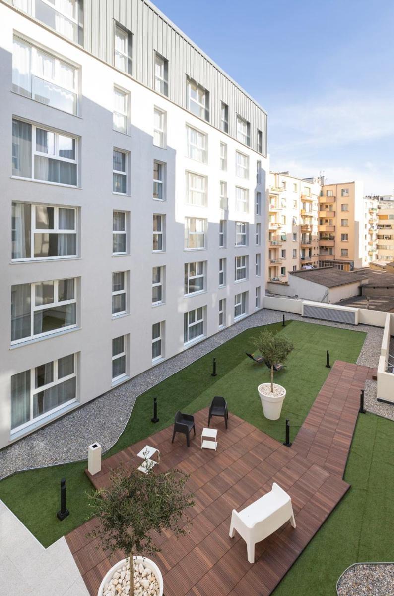 Oh Activ Nimes Aparthotel Bagian luar foto